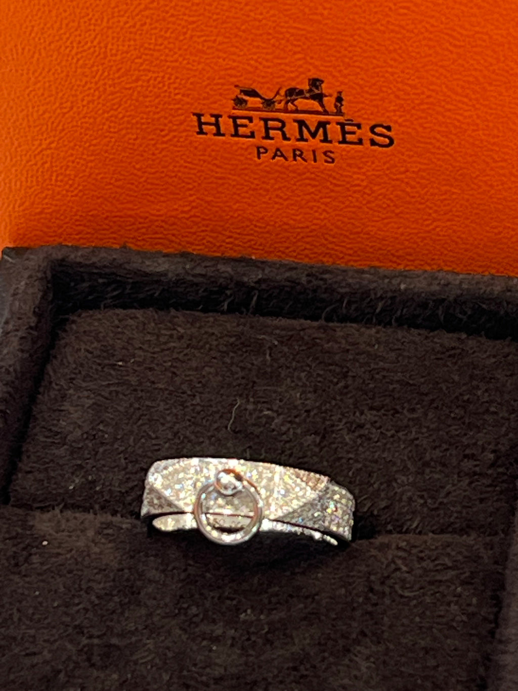 HERMÈS 18K WHITE GOLD DIAMOND PM COLLIER DE CHIEN PAVE RING