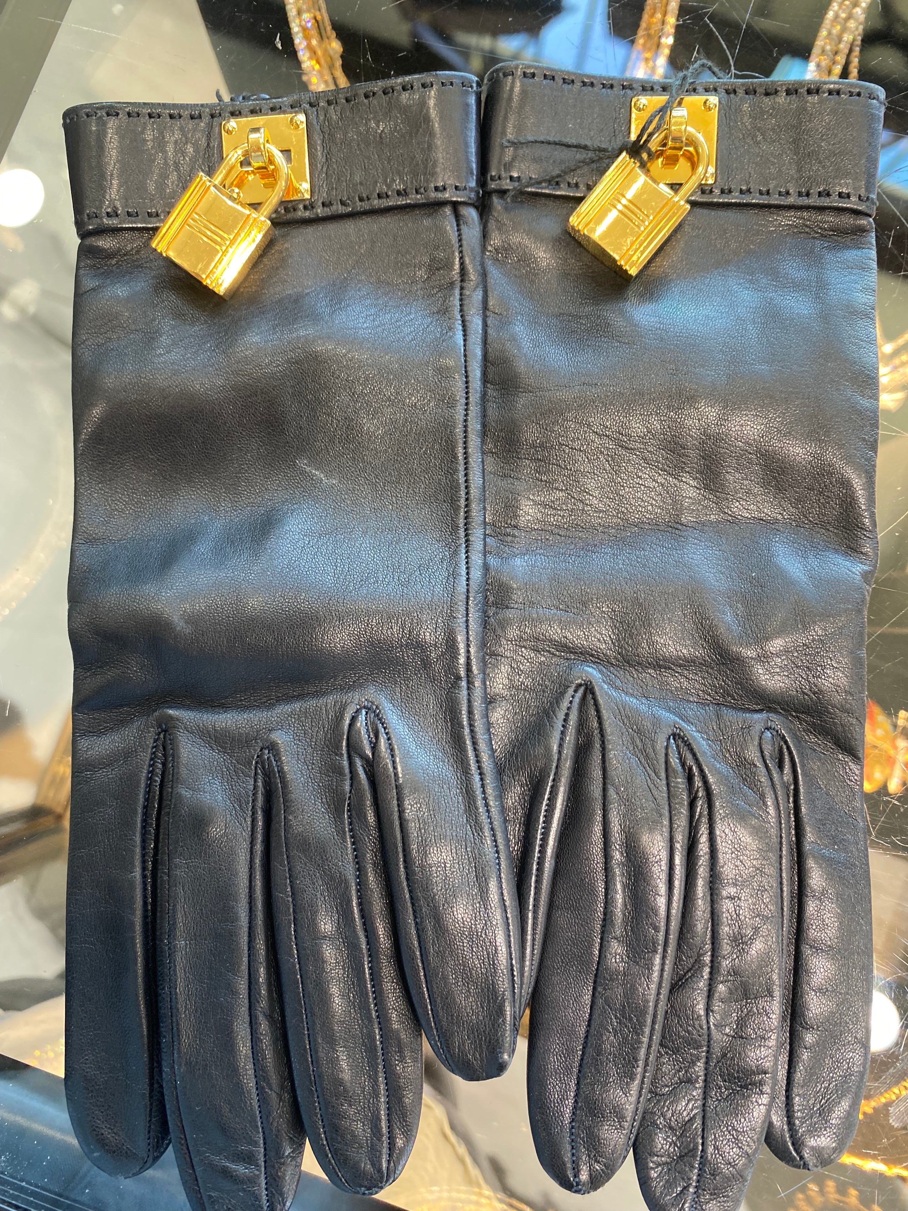 HERMÈS KELLY CONSTANCE LAMBSKIN LEATHER CHARM GLOVES