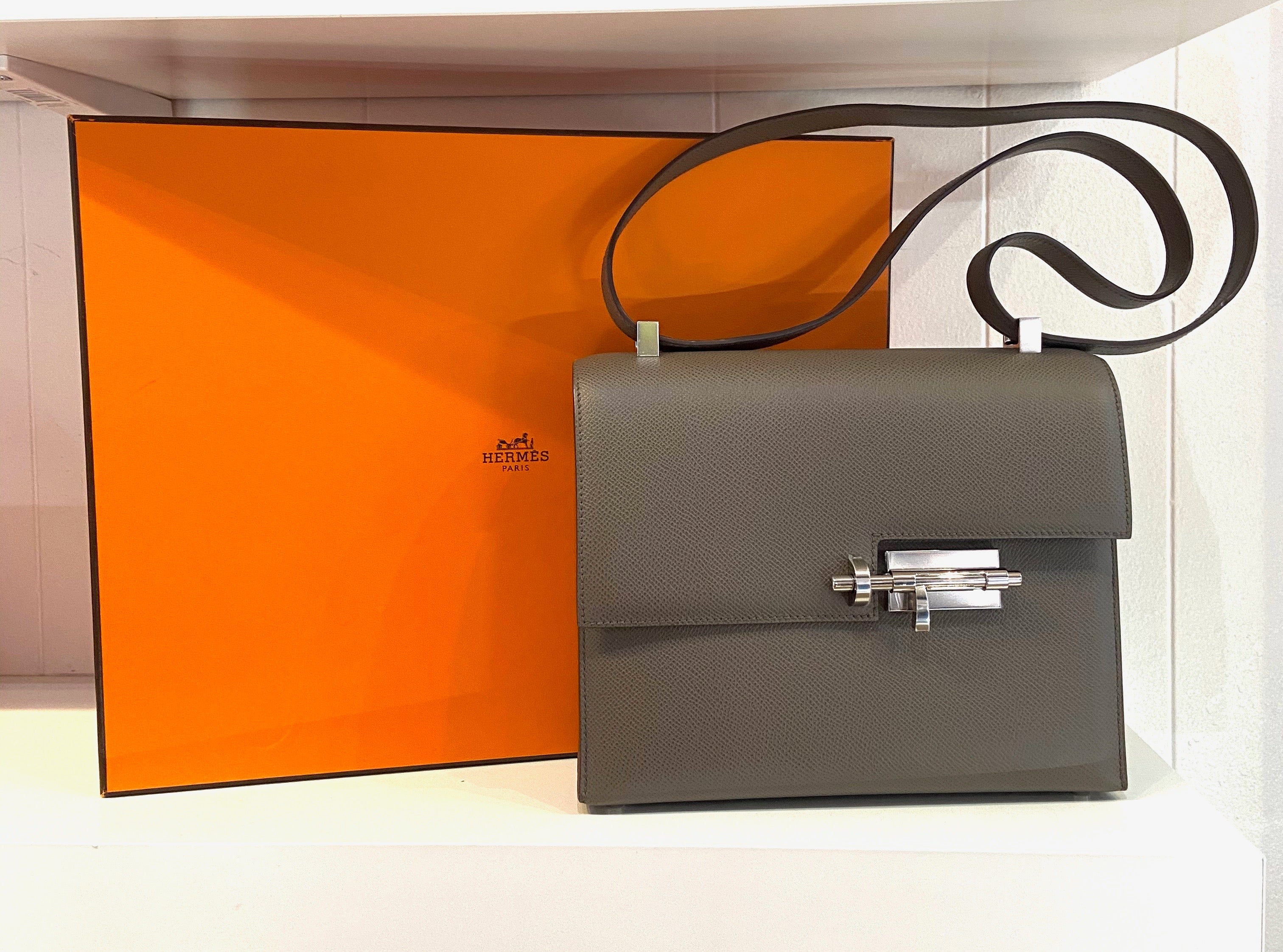 HERMÈS VERROU 21 EPSOM LEATHER SHOULDER BAG ETAIN