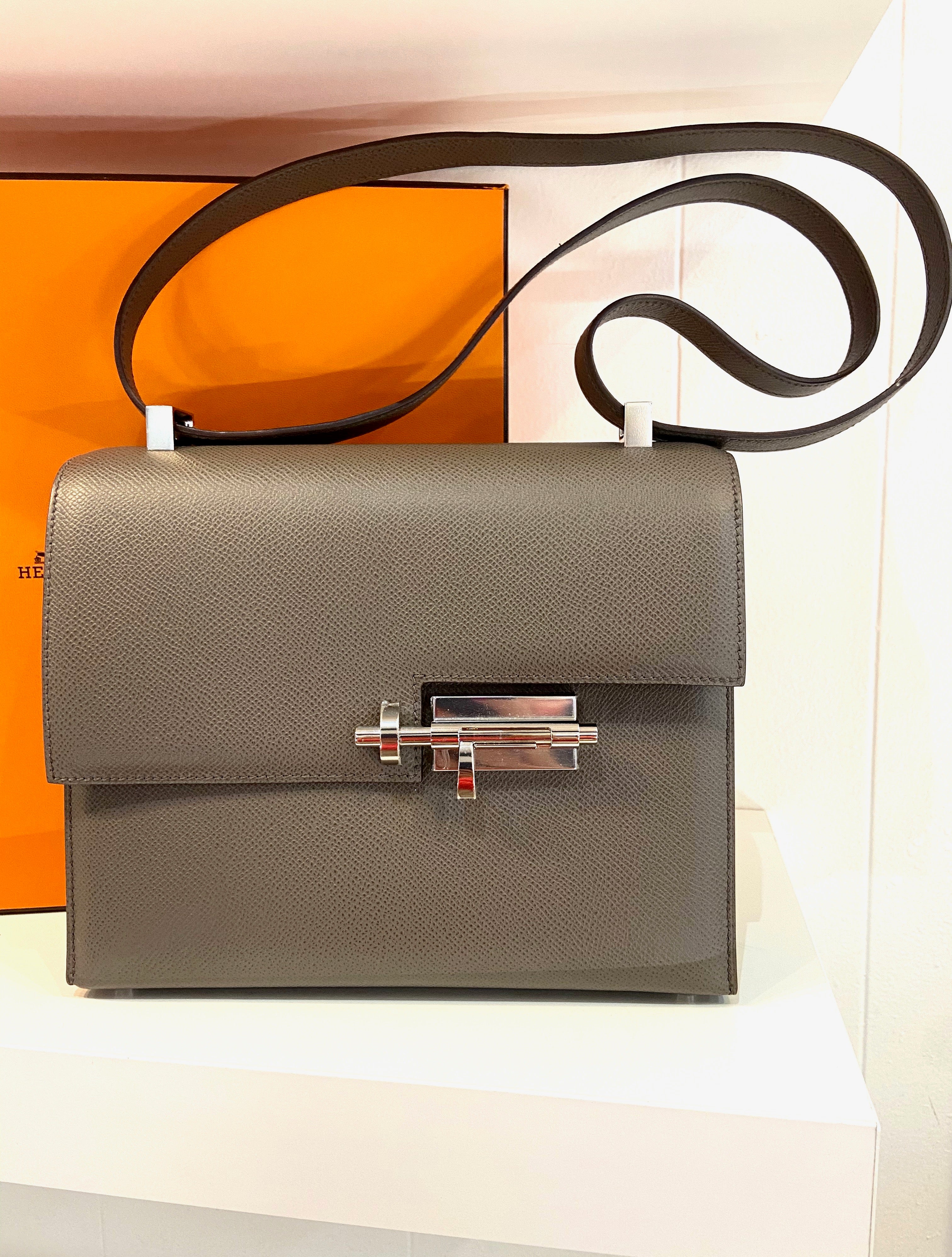 HERMÈS VERROU 21 EPSOM LEATHER SHOULDER BAG ETAIN
