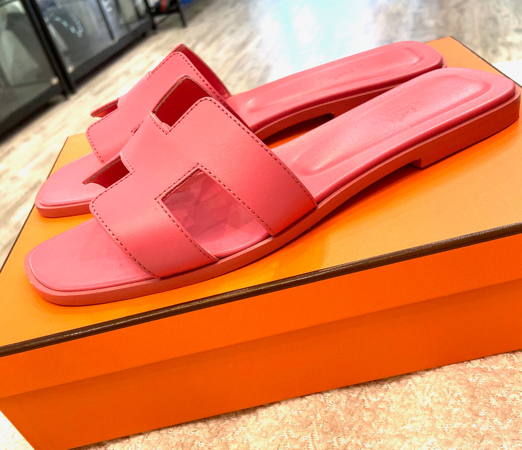HERMÈS ORAN LEATHER SANDALS