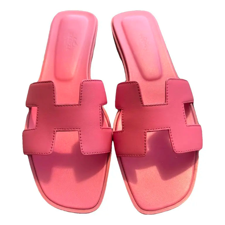 HERMÈS ORAN LEATHER SANDALS
