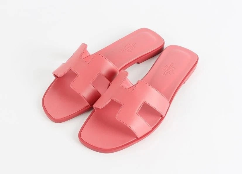 HERMÈS ORAN LEATHER SANDALS