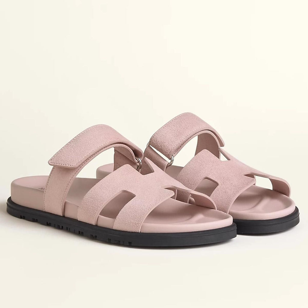 HERMÈS CHYPRE SUEDE ROSE PORCELAINE SANDALS