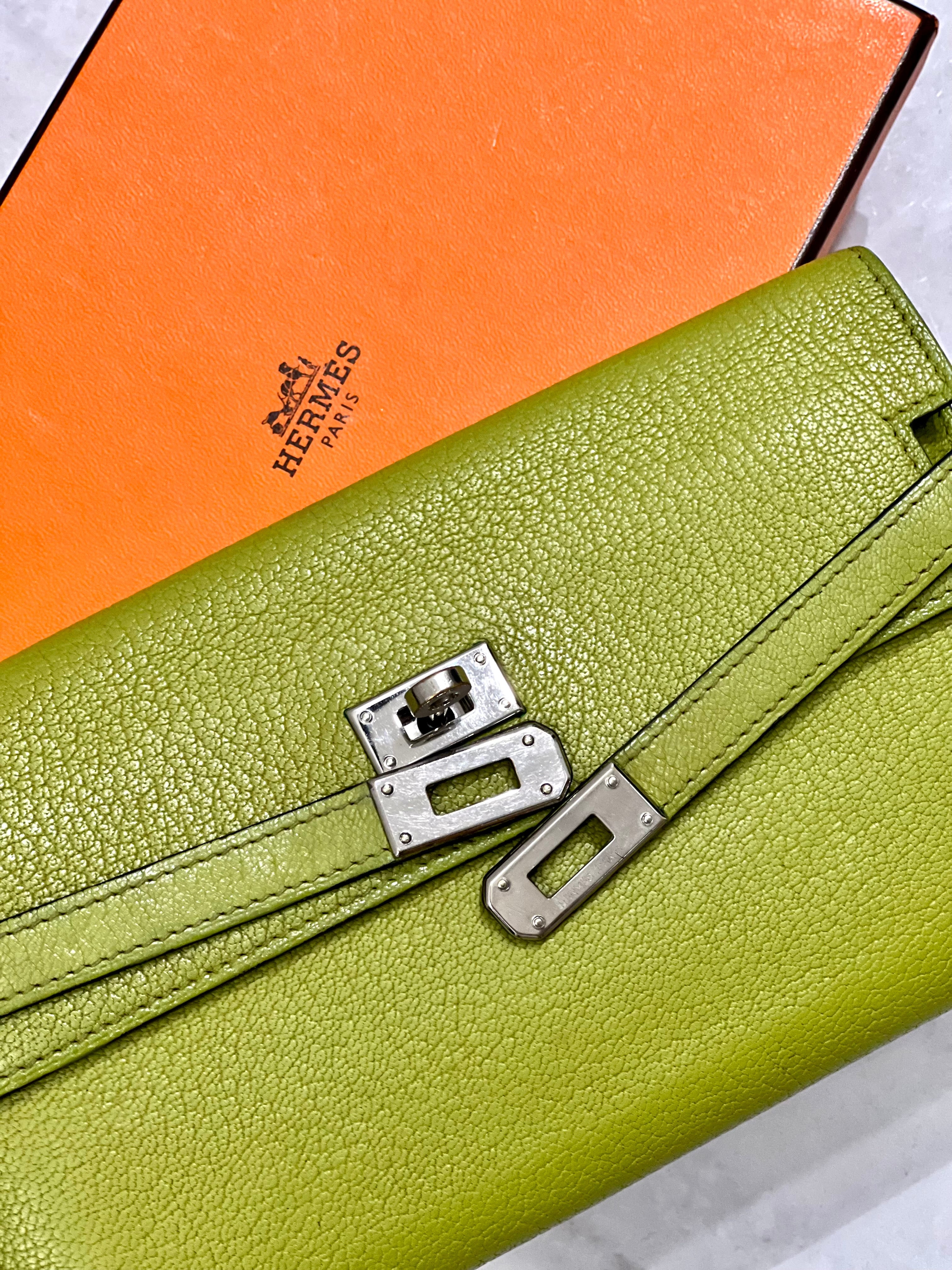 HERMÈS Kelly Long Chevre Mysore Wallet