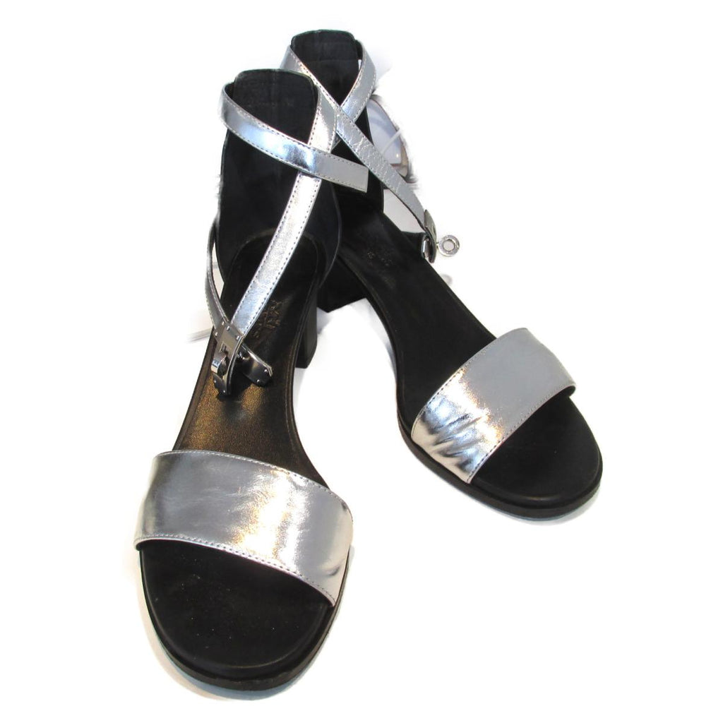 HERMÈS METALLIC SILVER LEATHER MANEGE ANKLE STRAP SANDALS
