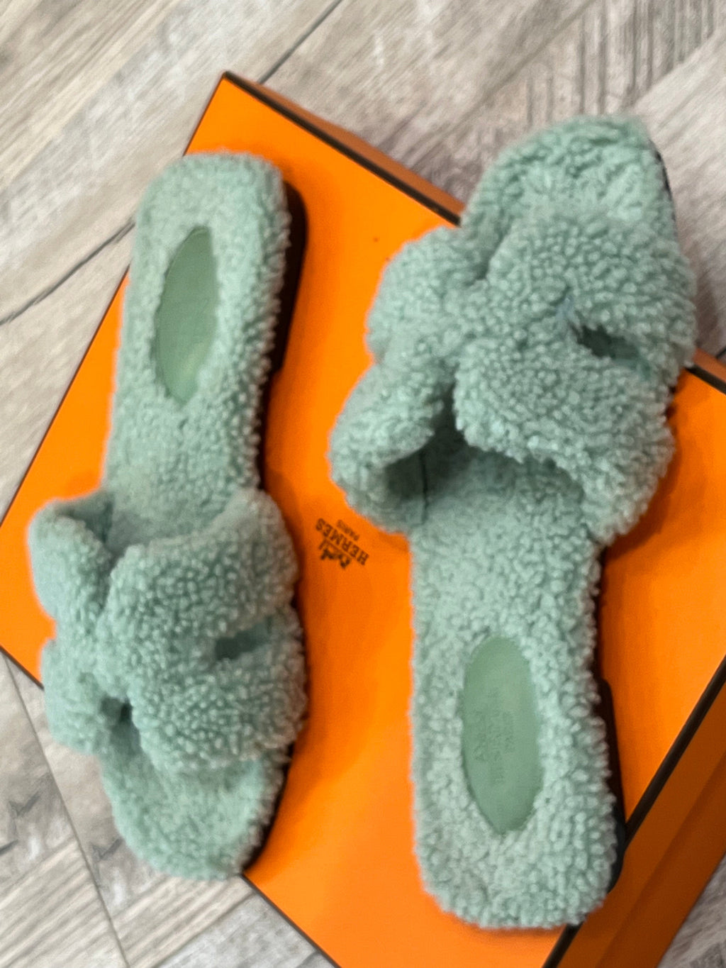 HERMÈS WOOLSKIN ORAN SANDALS IN VERT D'EAU