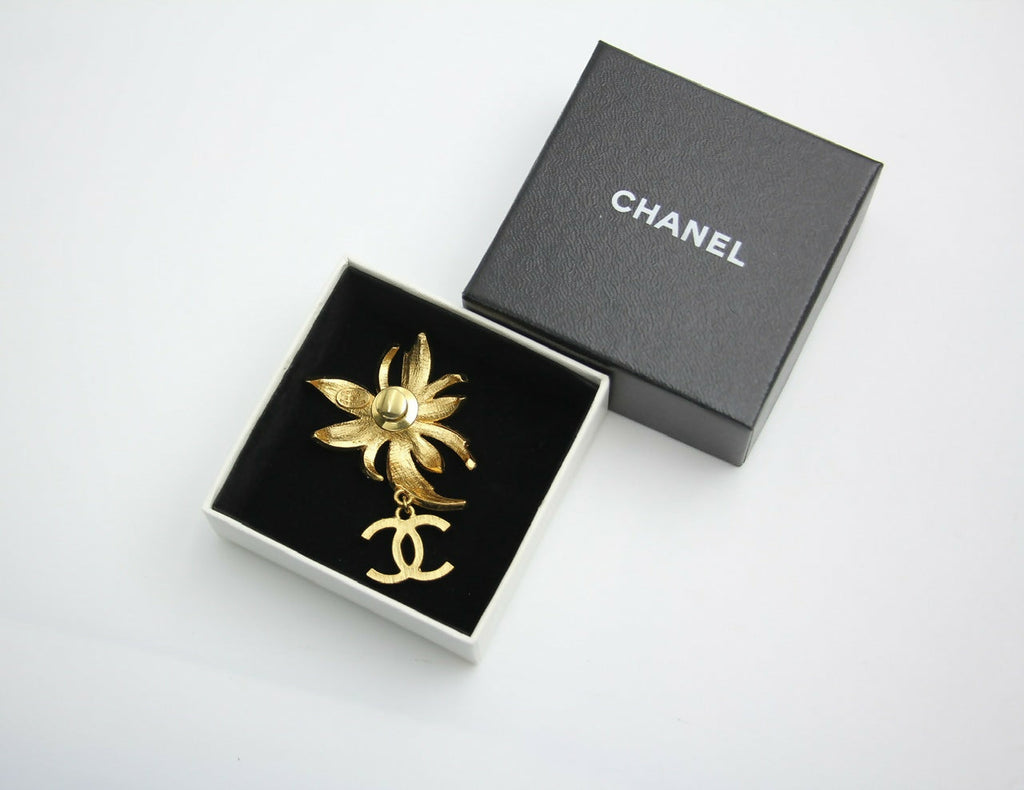 Chanel Vintage 02P Rhinestone Pink Silver Palm Tree Brooch