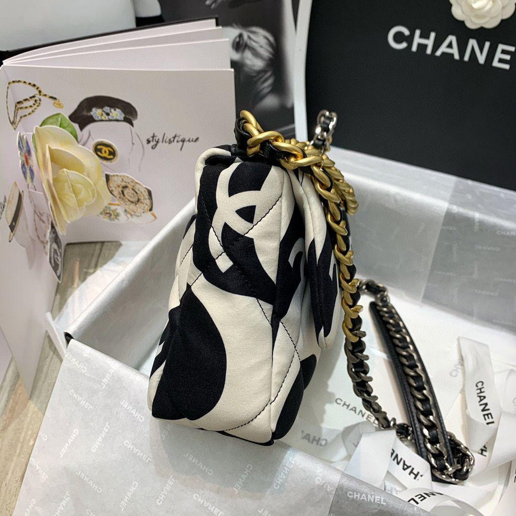 Chanel 19 Flap Bag medium black ecru