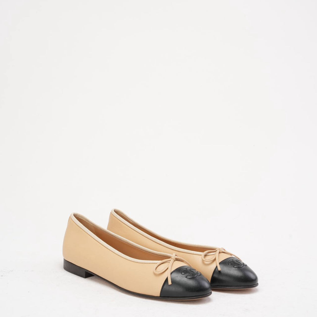 Chanel Beige/Black CC Cap Toe Ballet Flats Size 38C
