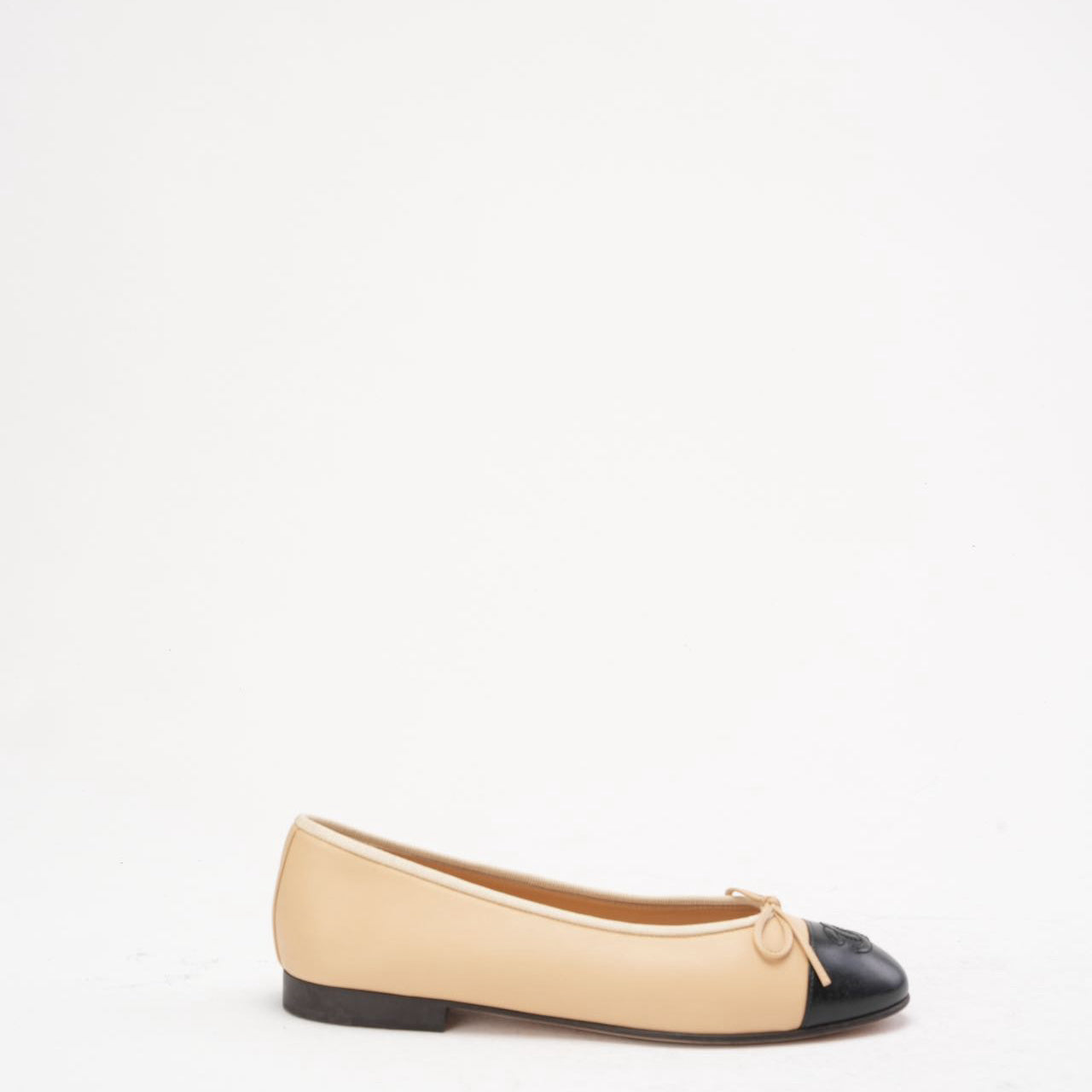 Chanel Beige/Black CC Cap Toe Ballet Flats Size 38C