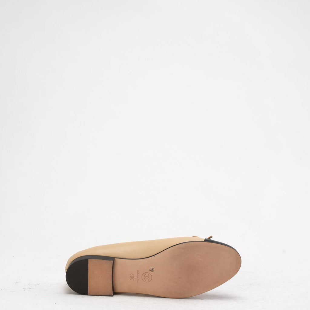 Chanel Beige/Black CC Cap Toe Ballet Flats Size 38C