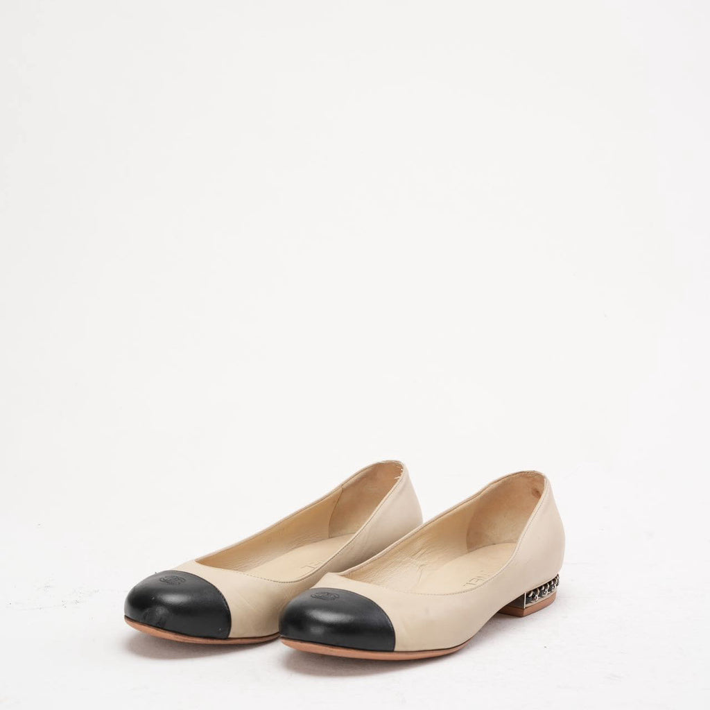Chanel Beige/Black CC Chain Embellished Heel Ballet Flats Size 39