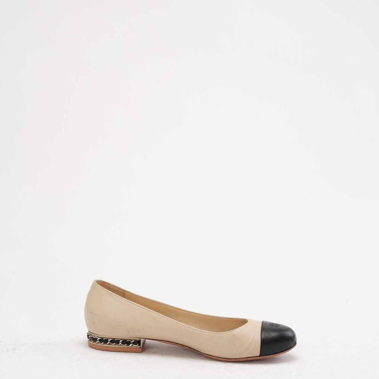 Chanel Beige/Black CC Chain Embellished Heel Ballet Flats Size 39