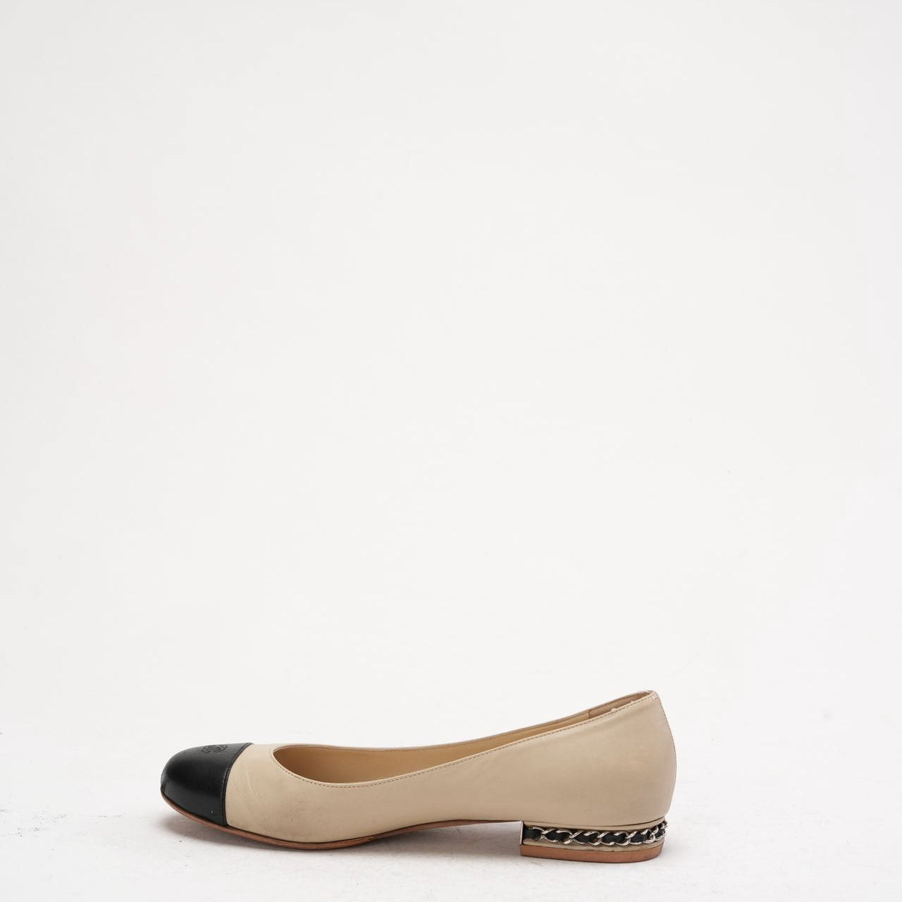 Chanel Beige/Black CC Chain Embellished Heel Ballet Flats Size 39