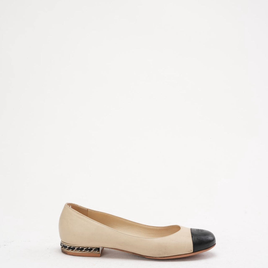 Chanel Beige/Black CC Chain Embellished Heel Ballet Flats Size 39