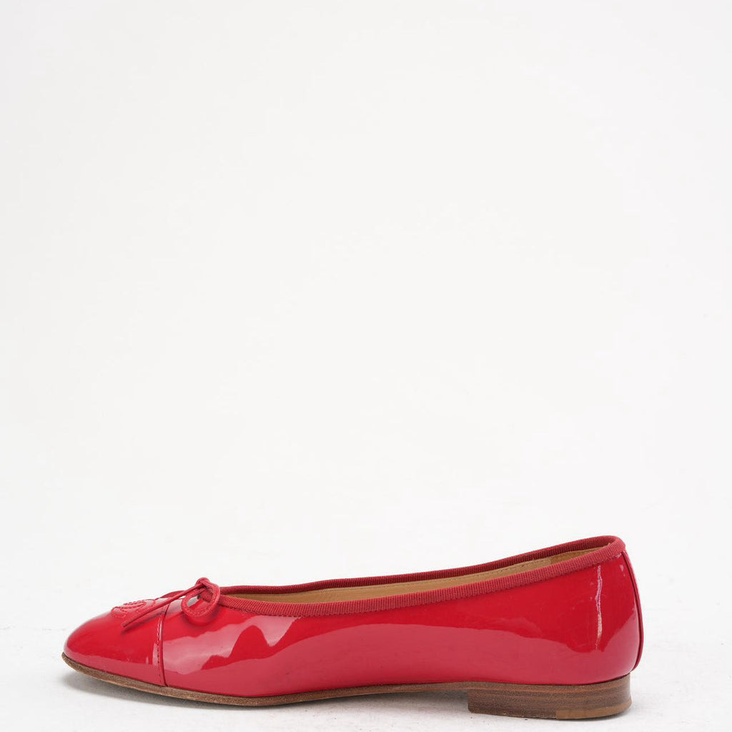Chanel Red Leather CC Cap Toe Ballet Flats Size 38.5