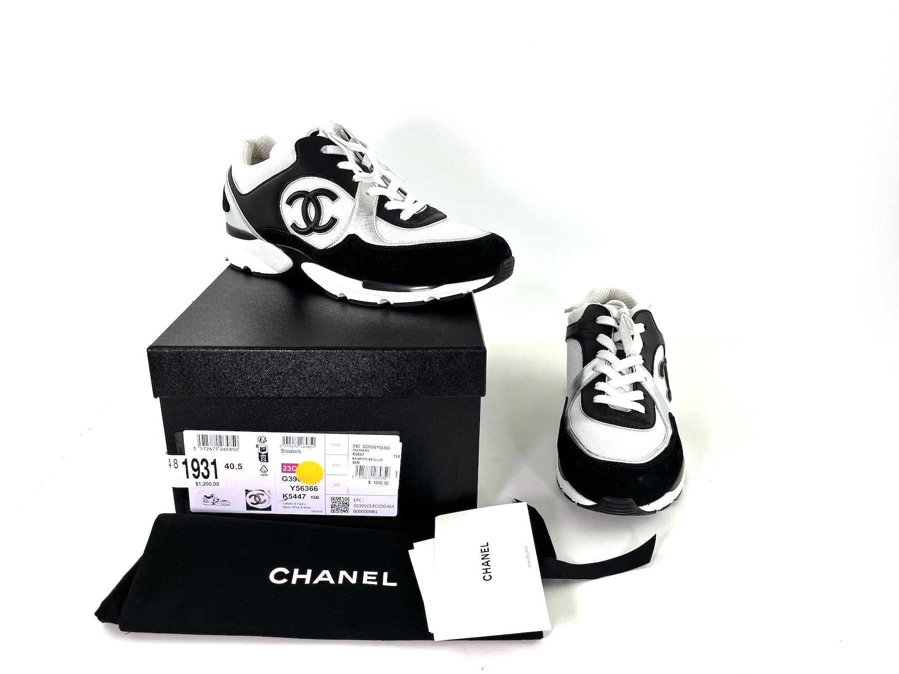 CHANEL 23C White Black Interlocking CC Sneakers 40.5