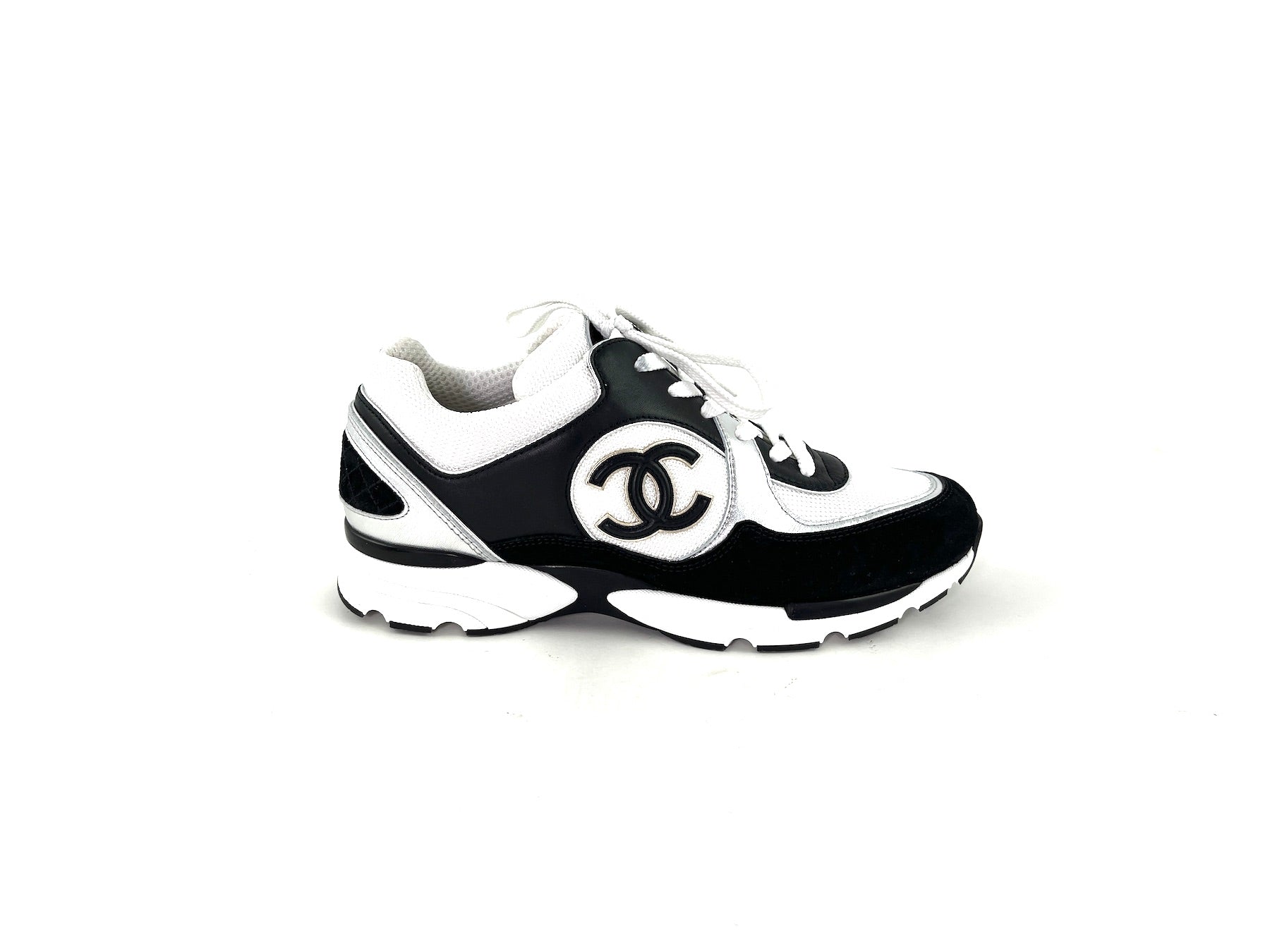 CHANEL 23C White Black Interlocking CC Sneakers 40.5