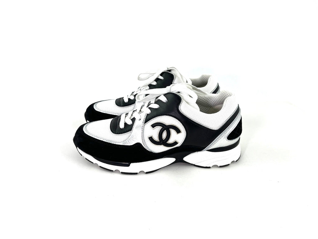 CHANEL 23C White Black Interlocking CC Sneakers 40.5