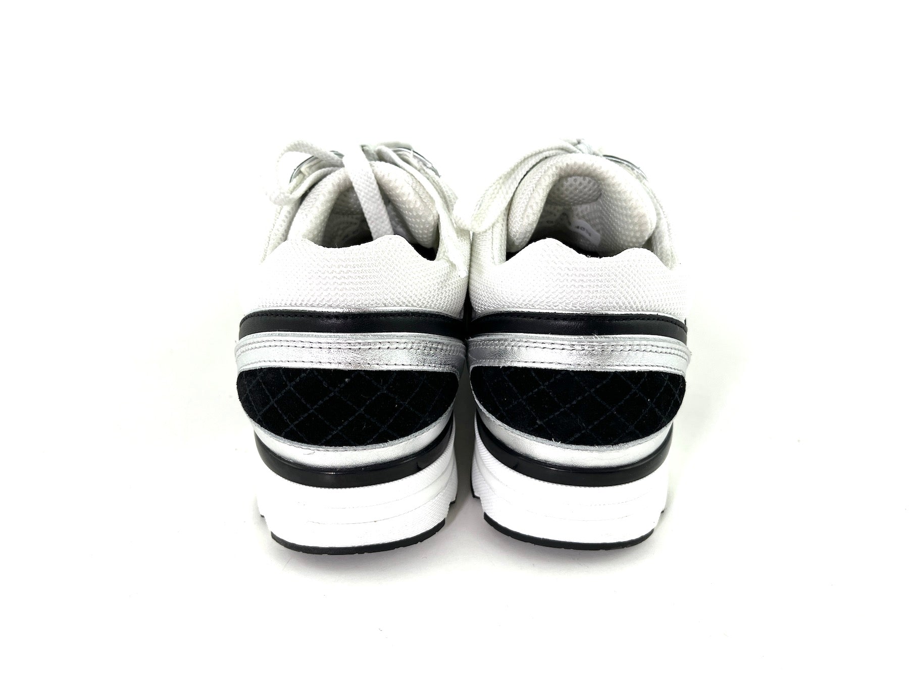 CHANEL 23C White Black Interlocking CC Sneakers 40.5