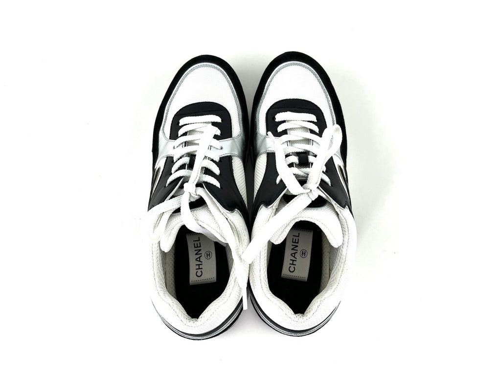 CHANEL 23C White Black Interlocking CC Sneakers 40.5