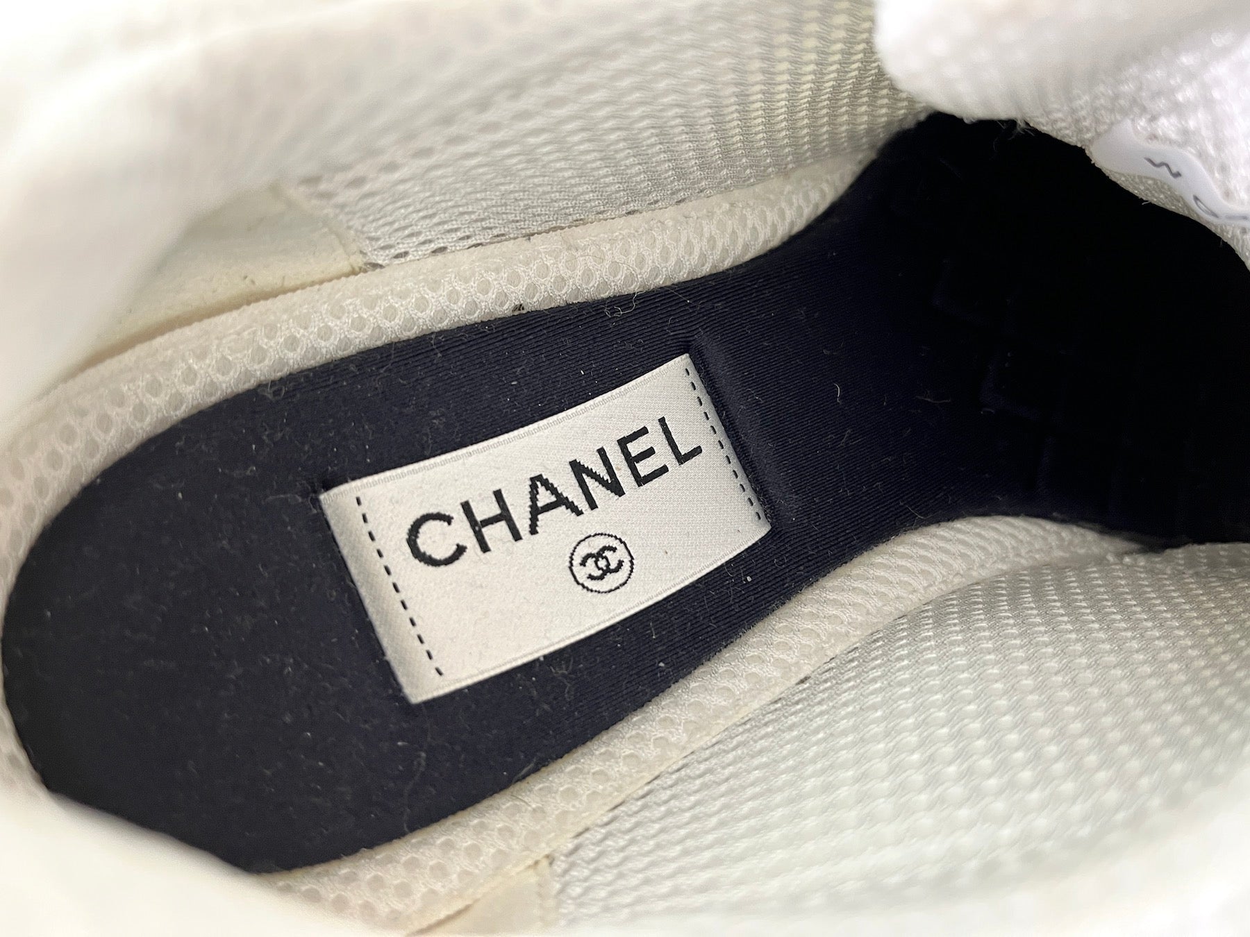 CHANEL 23C White Black Interlocking CC Sneakers 40.5