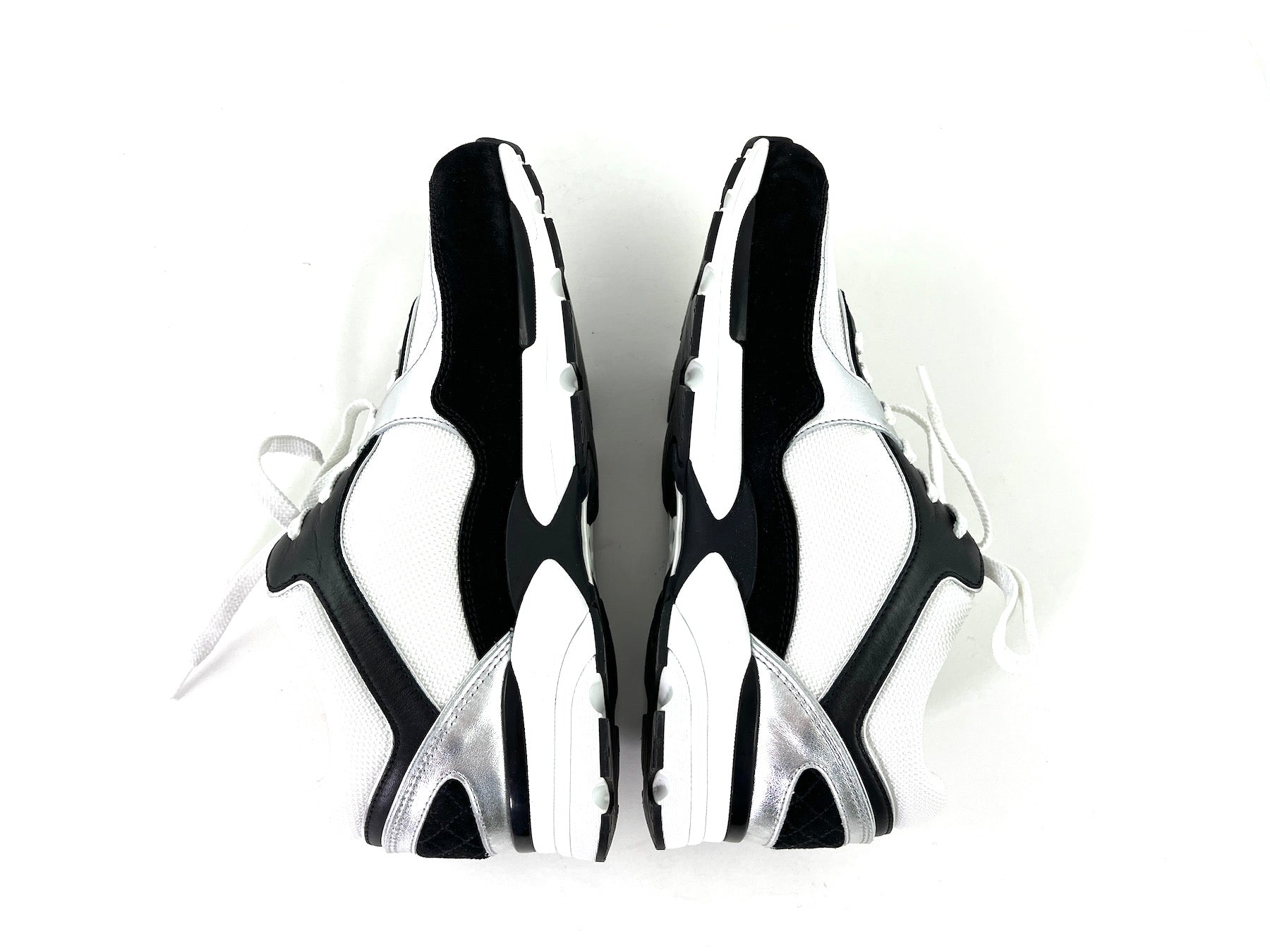 CHANEL 23C White Black Interlocking CC Sneakers 40.5