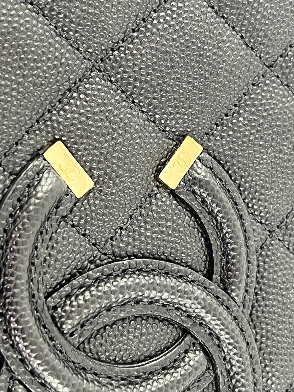 CHANEL Filigree Small Black Caviar Cosmetic Crossbody Vanity Case Bag