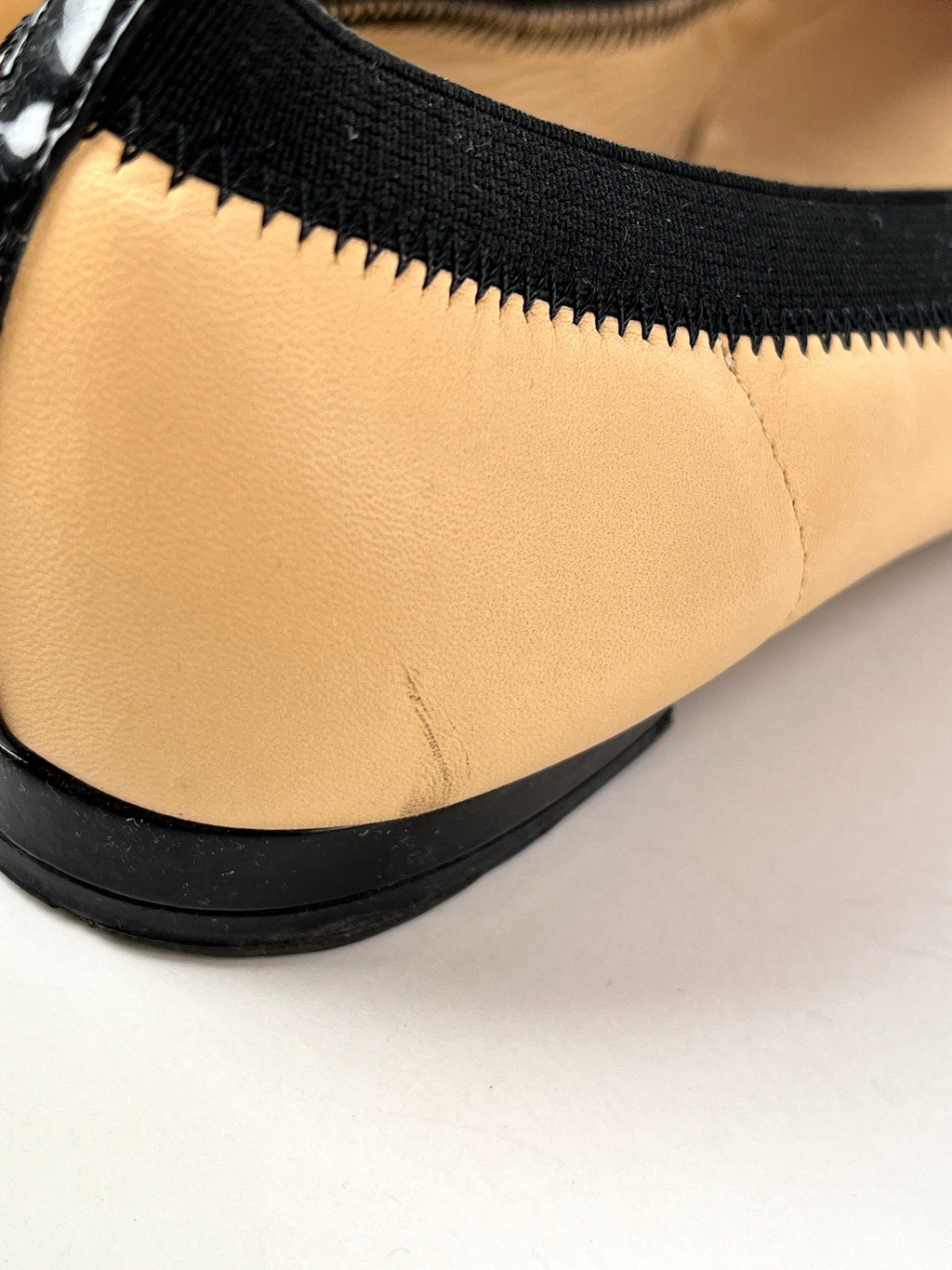 CHANEL Bicolor CC Logo Beige Black Ruffle Ballerina Leather Flats 37.5 7