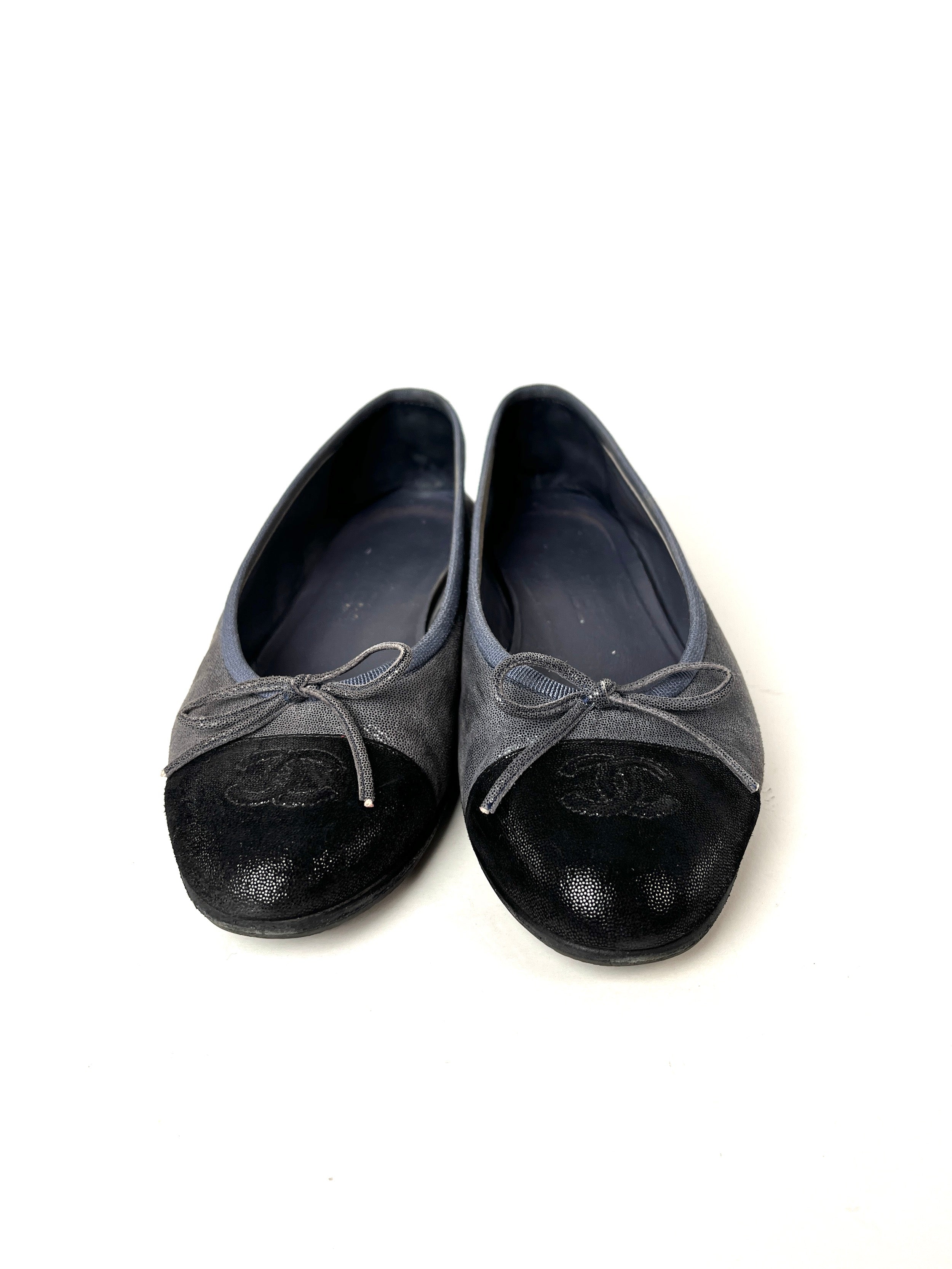 CHANEL Black Dark Gray CC Logo Ballerina Leather Flats 37, 6.5