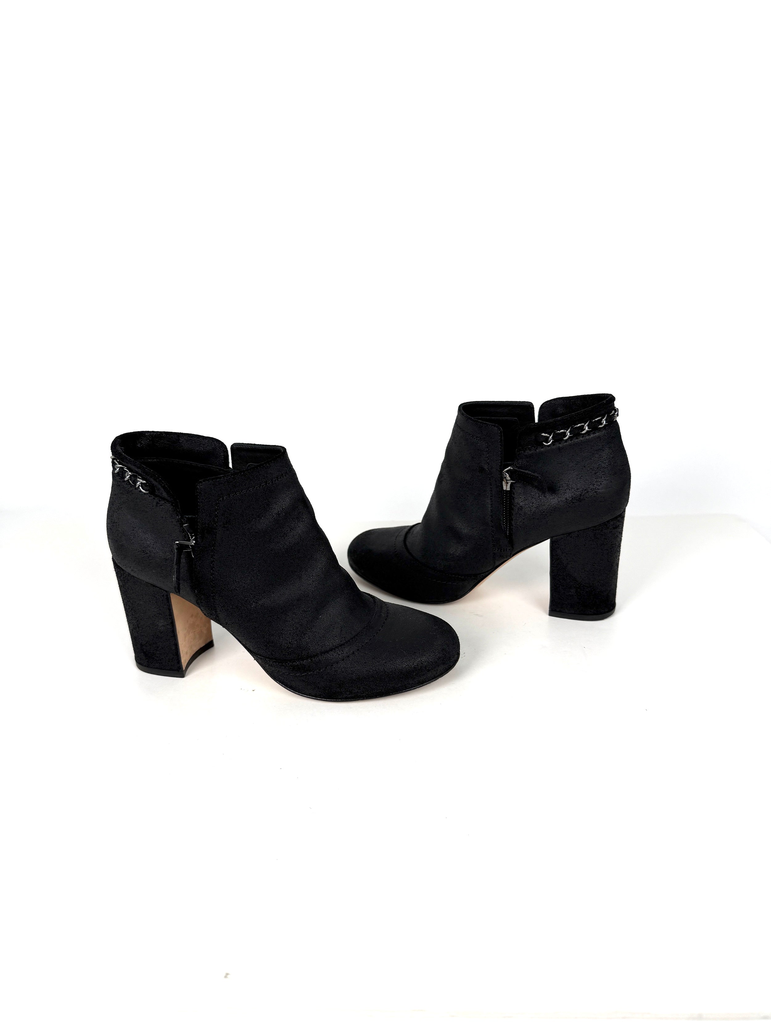 CHANEL  Interlocking CC Chain Logo Black Ankle Booties Boots 38.5 8