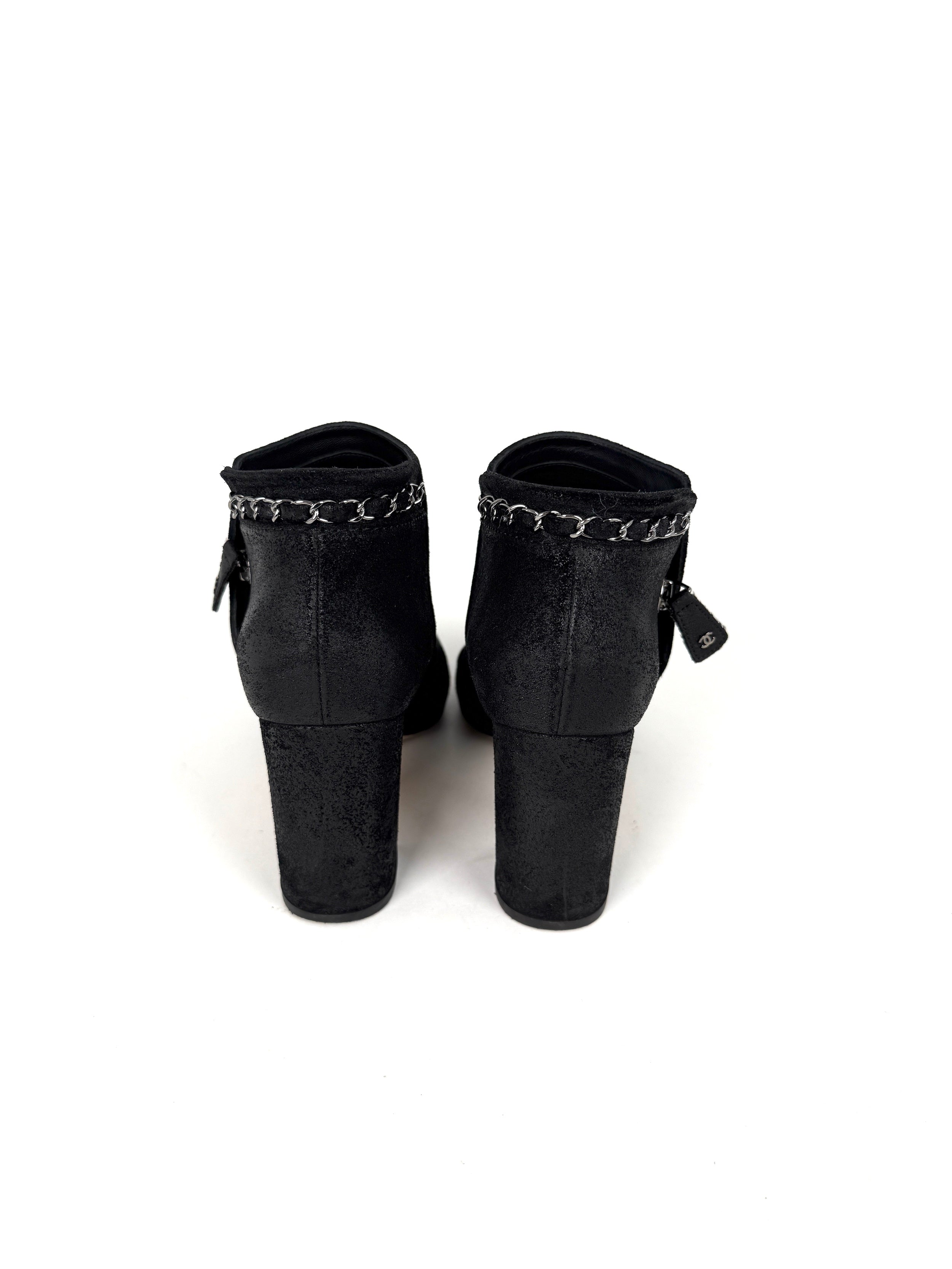 CHANEL  Interlocking CC Chain Logo Black Ankle Booties Boots 38.5 8