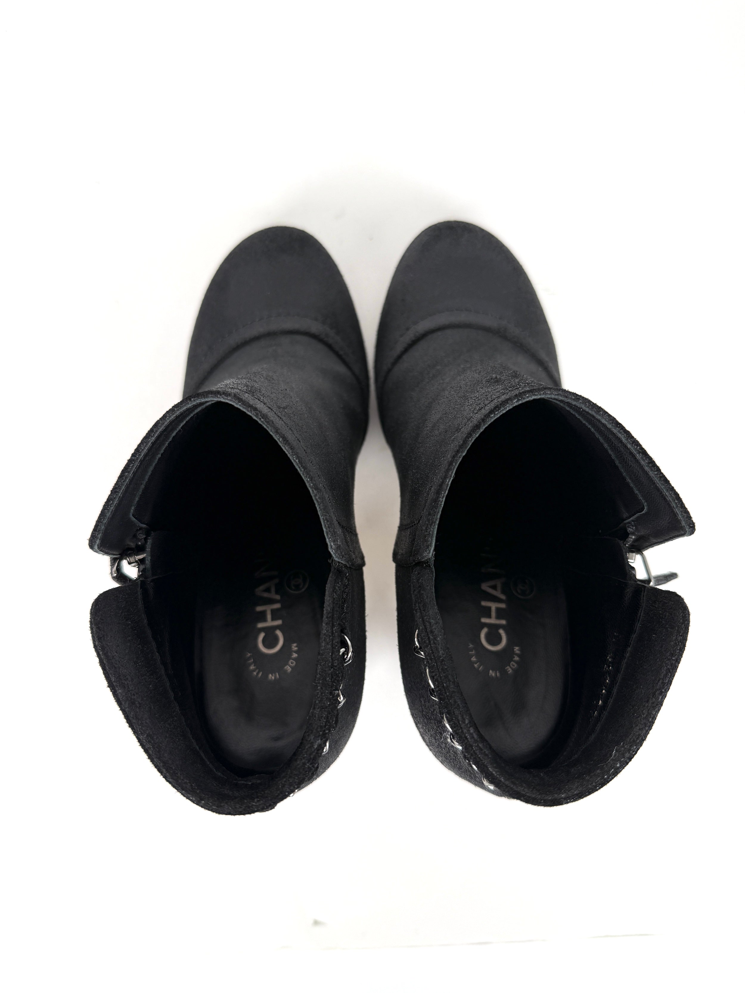 CHANEL  Interlocking CC Chain Logo Black Ankle Booties Boots 38.5 8