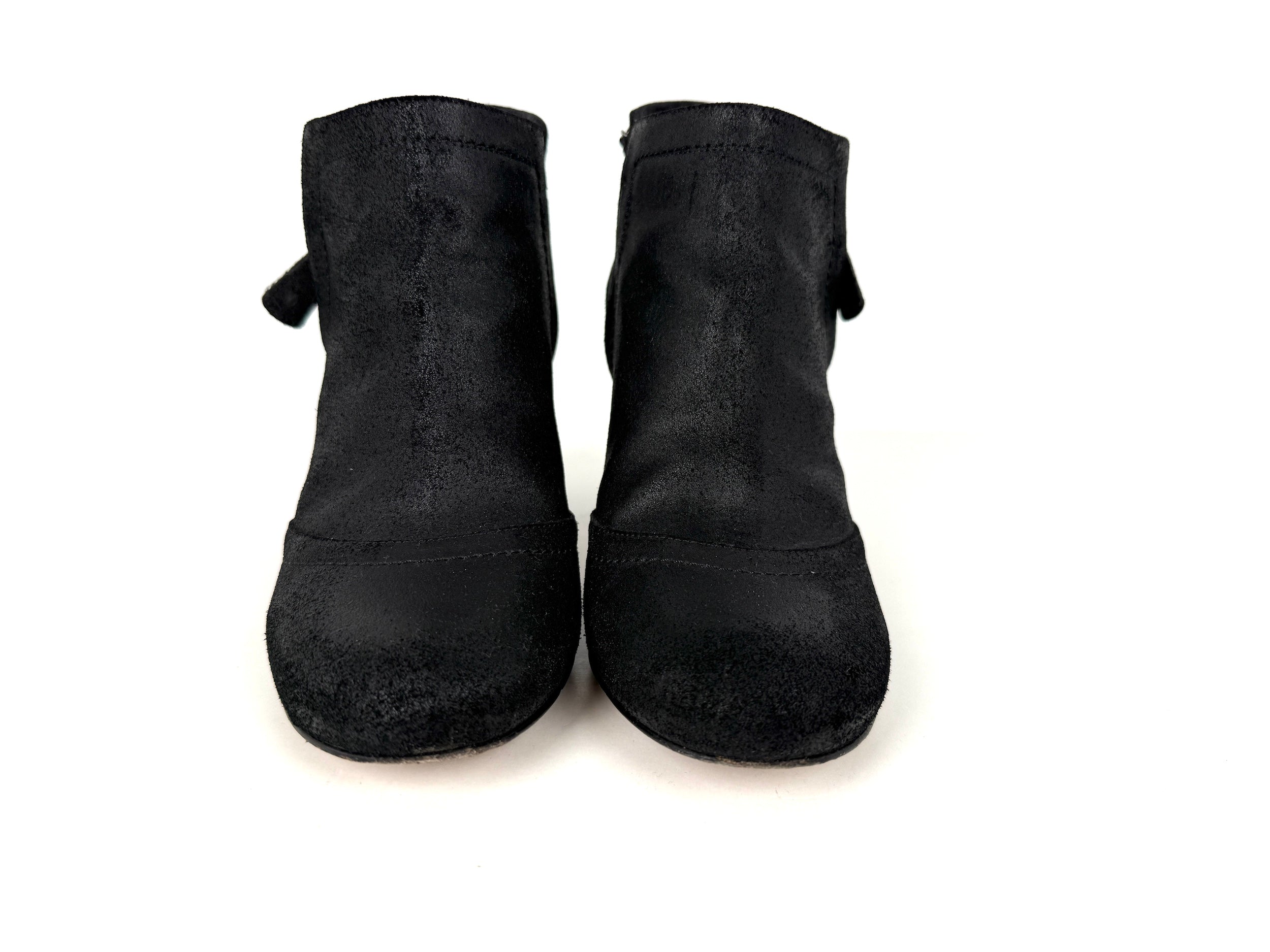 CHANEL  Interlocking CC Chain Logo Black Ankle Booties Boots 38.5 8