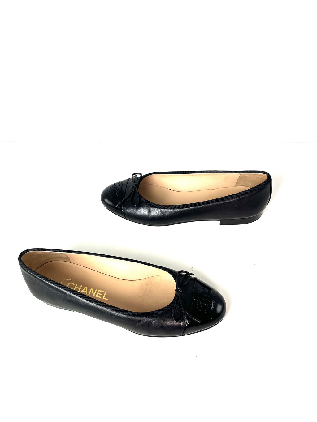 CHANEL Black Cap Toe Leather Ballerina Classic Logo Flats 37.5 7
