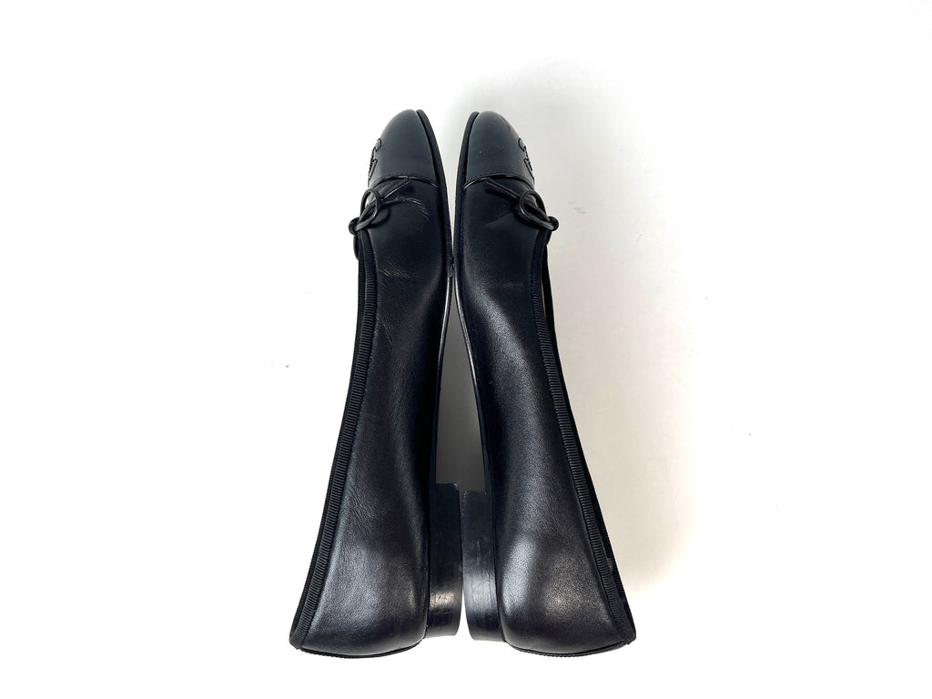 CHANEL Black Cap Toe Leather Ballerina Classic Logo Flats 37.5 7