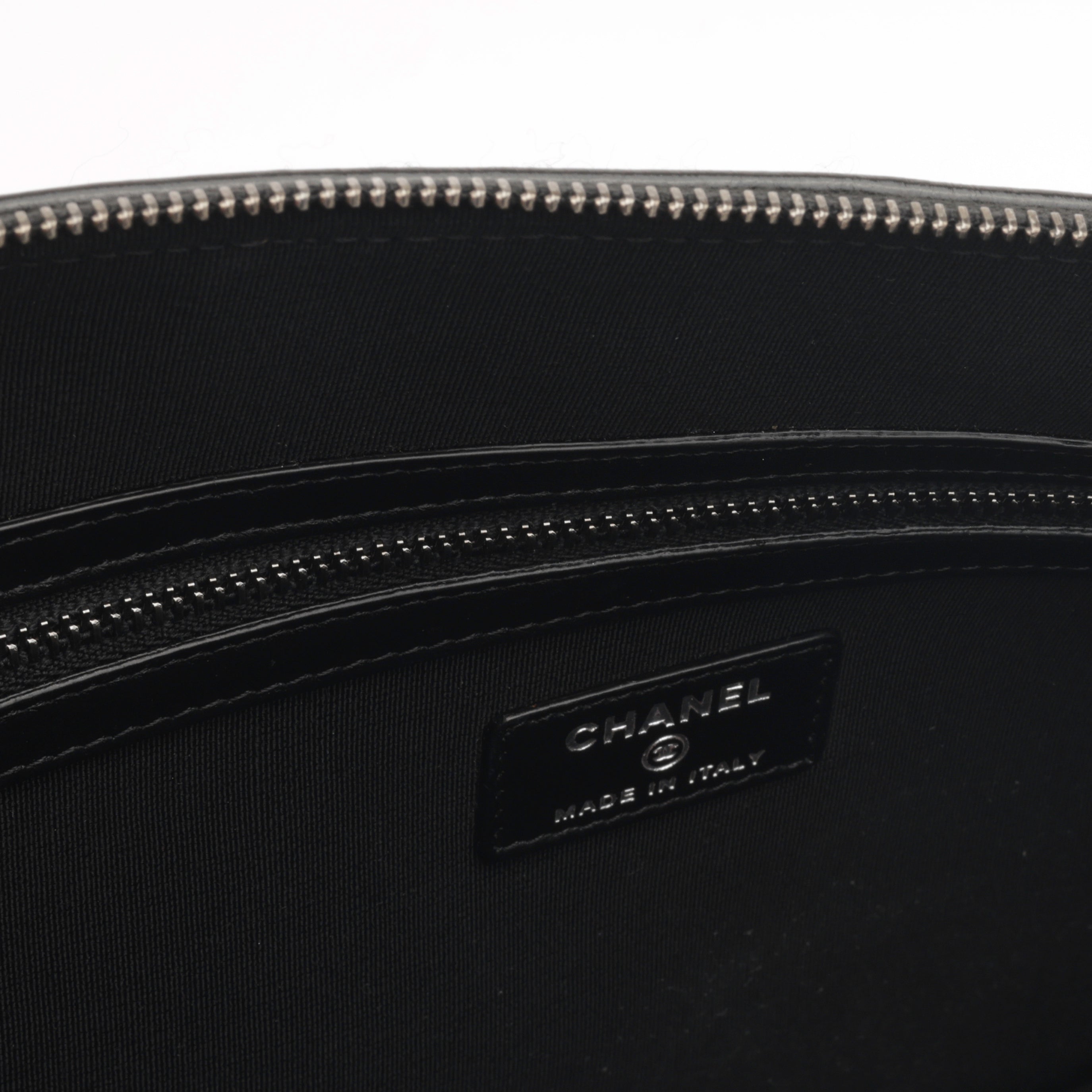Chanel Gabrielle Large O Case Paris/Hamburg - Black Embroidered Wool / Calfskin | Mixed Hardware
