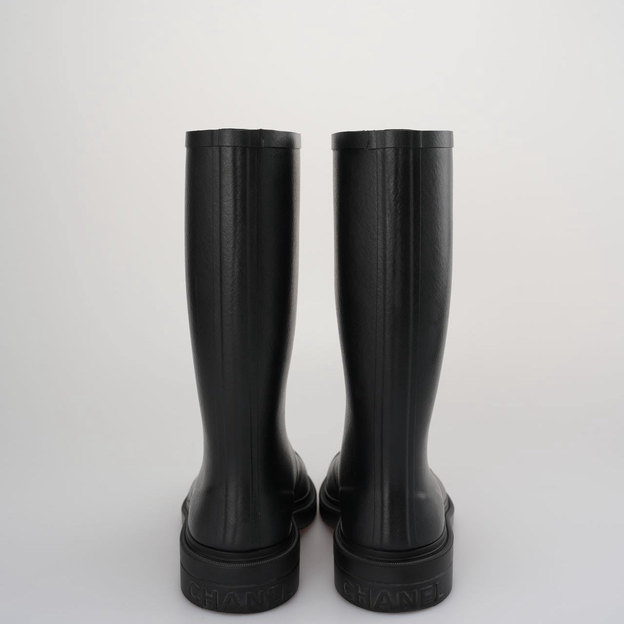 Chanel Classic Rain Boots in Black and White With CC Logo Size 39q