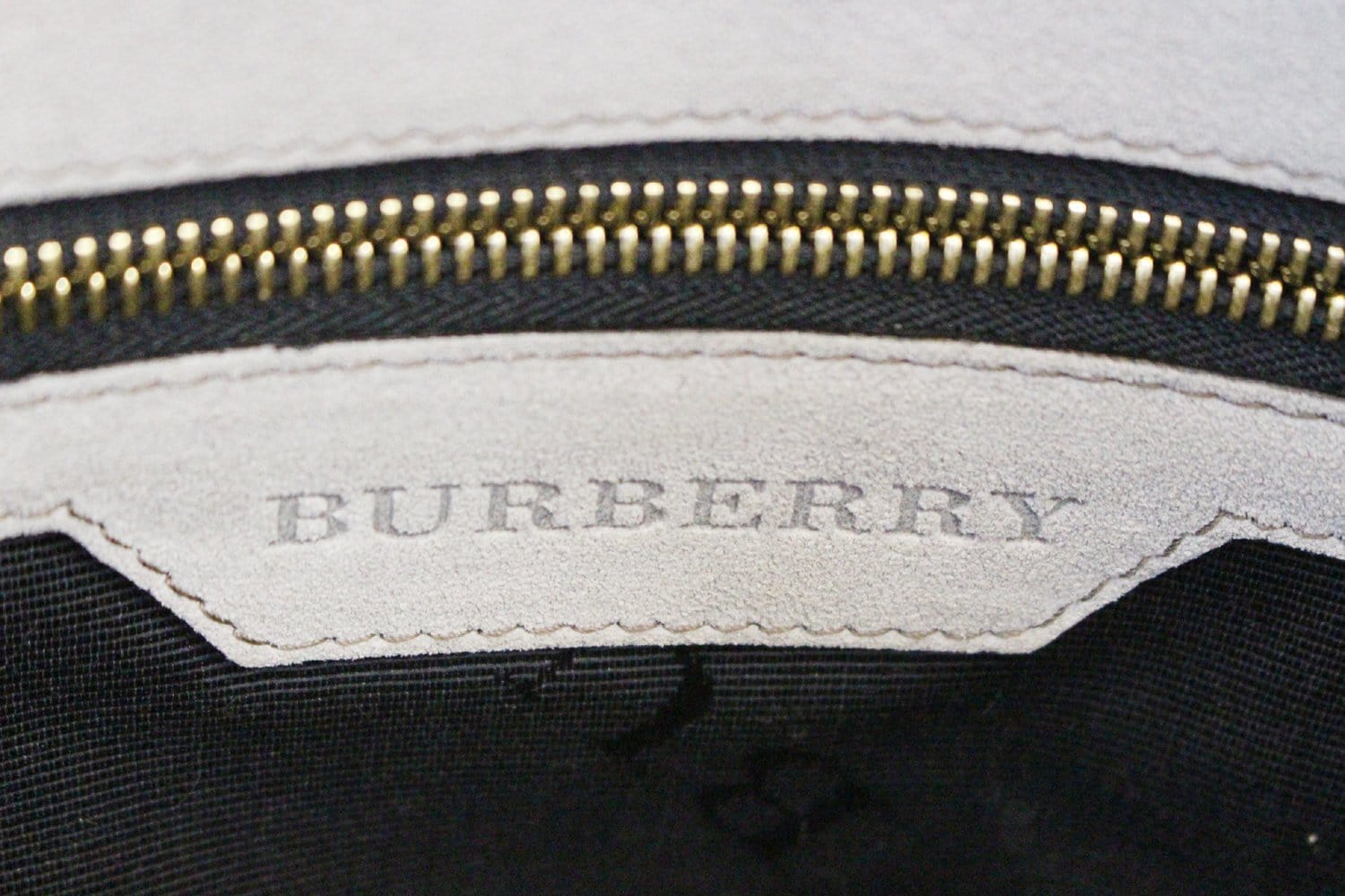BURBERRY Heritage Sonnet Grain Leather Large Clutch