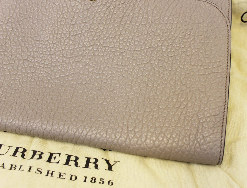 BURBERRY Heritage Sonnet Grain Leather Large Clutch