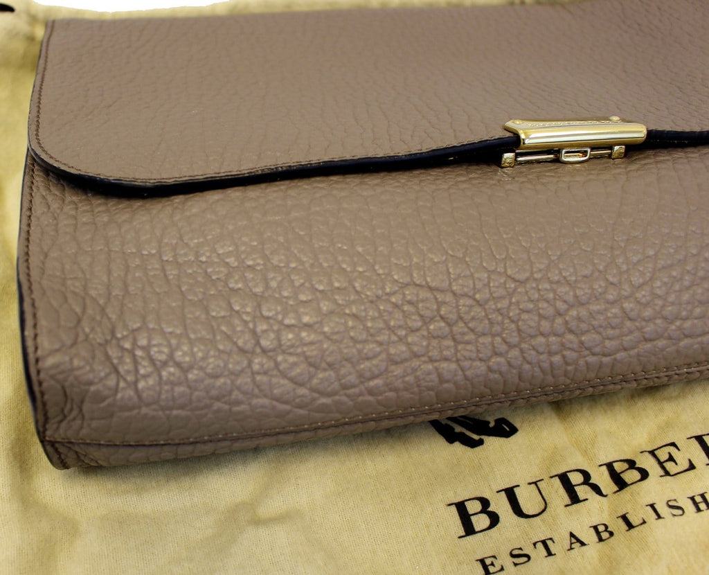BURBERRY Heritage Sonnet Grain Leather Large Clutch