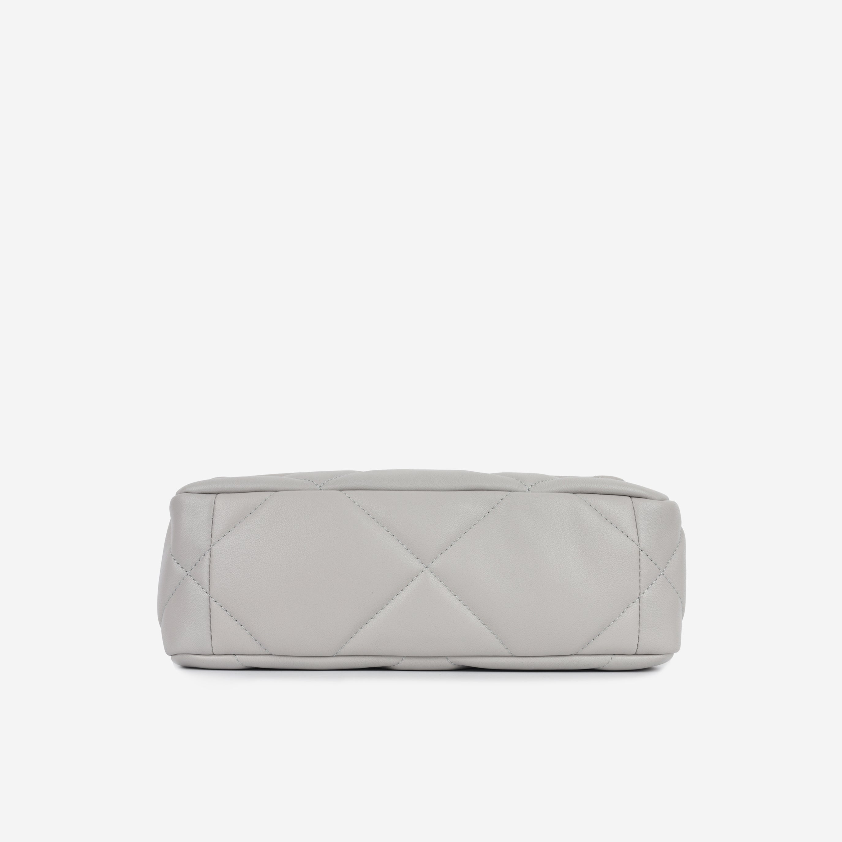 Chanel Chanel 19 - Small