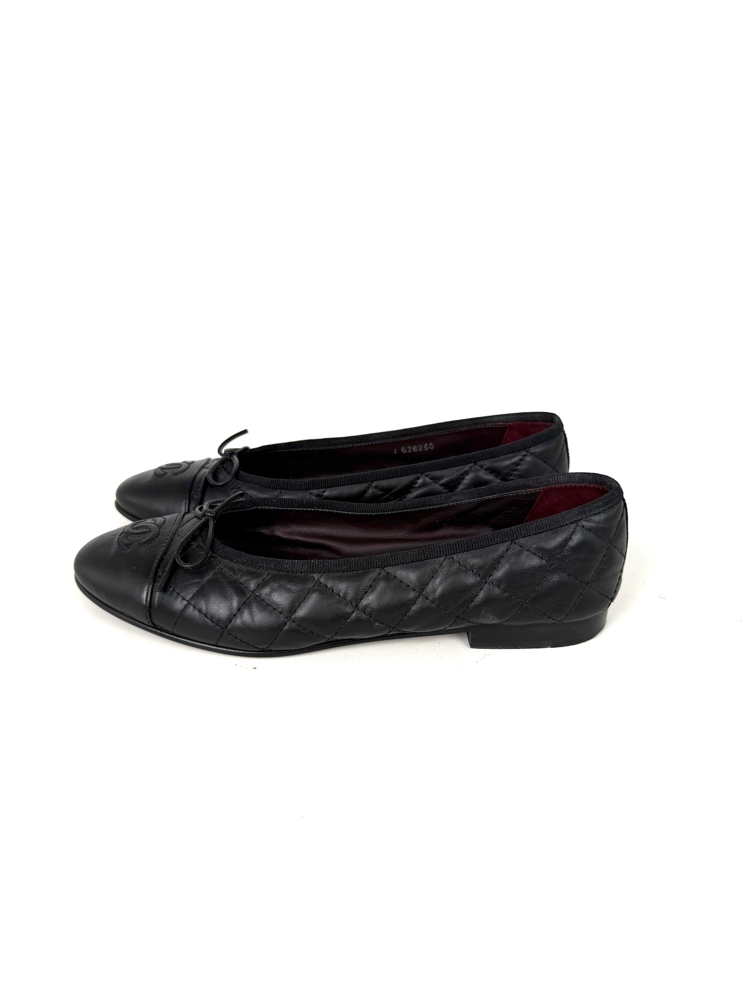 CHANEL Cap Toe Classic Black CC Logo Flats 38.5 8