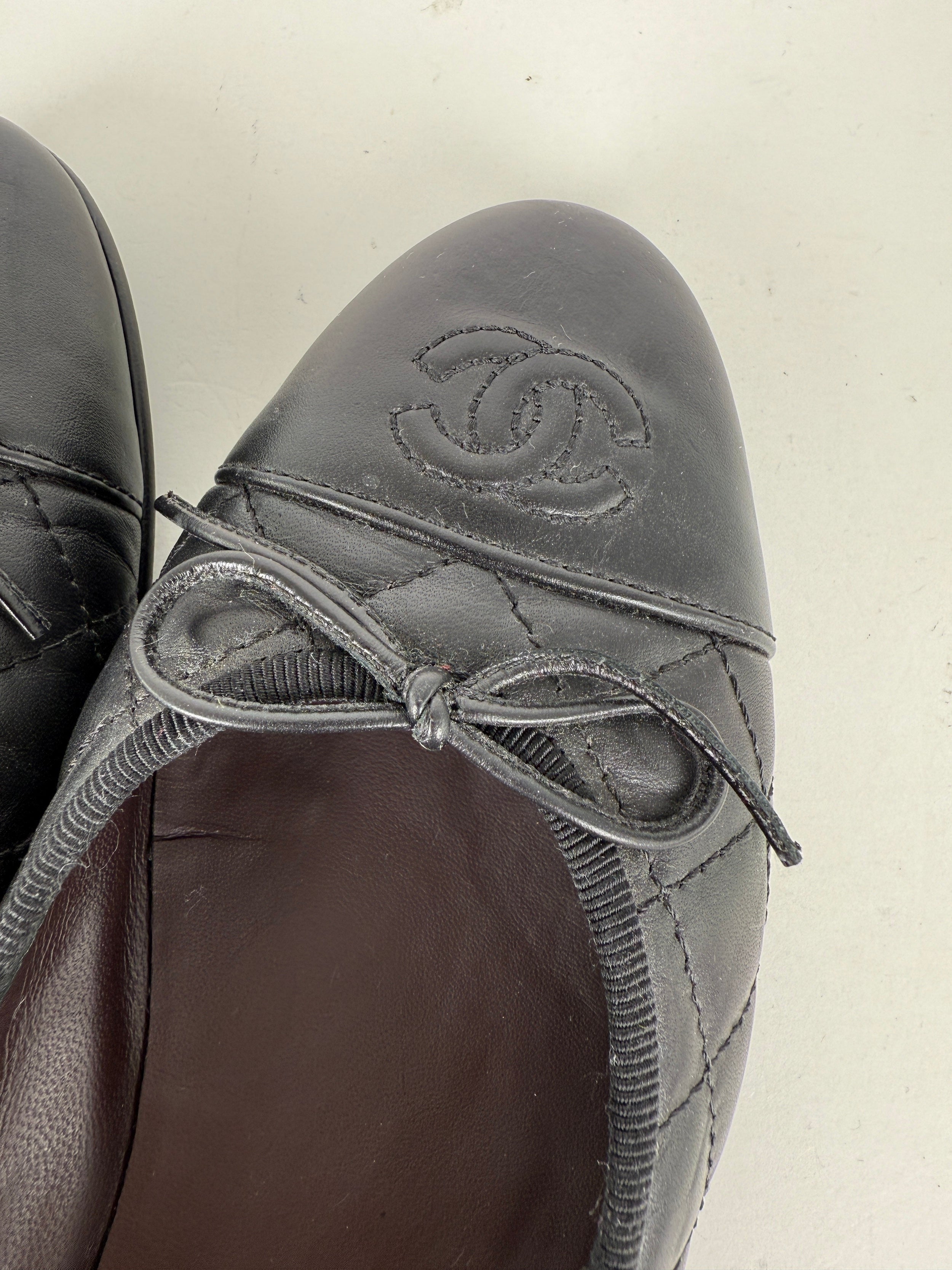 CHANEL Cap Toe Classic Black CC Logo Flats 38.5 8