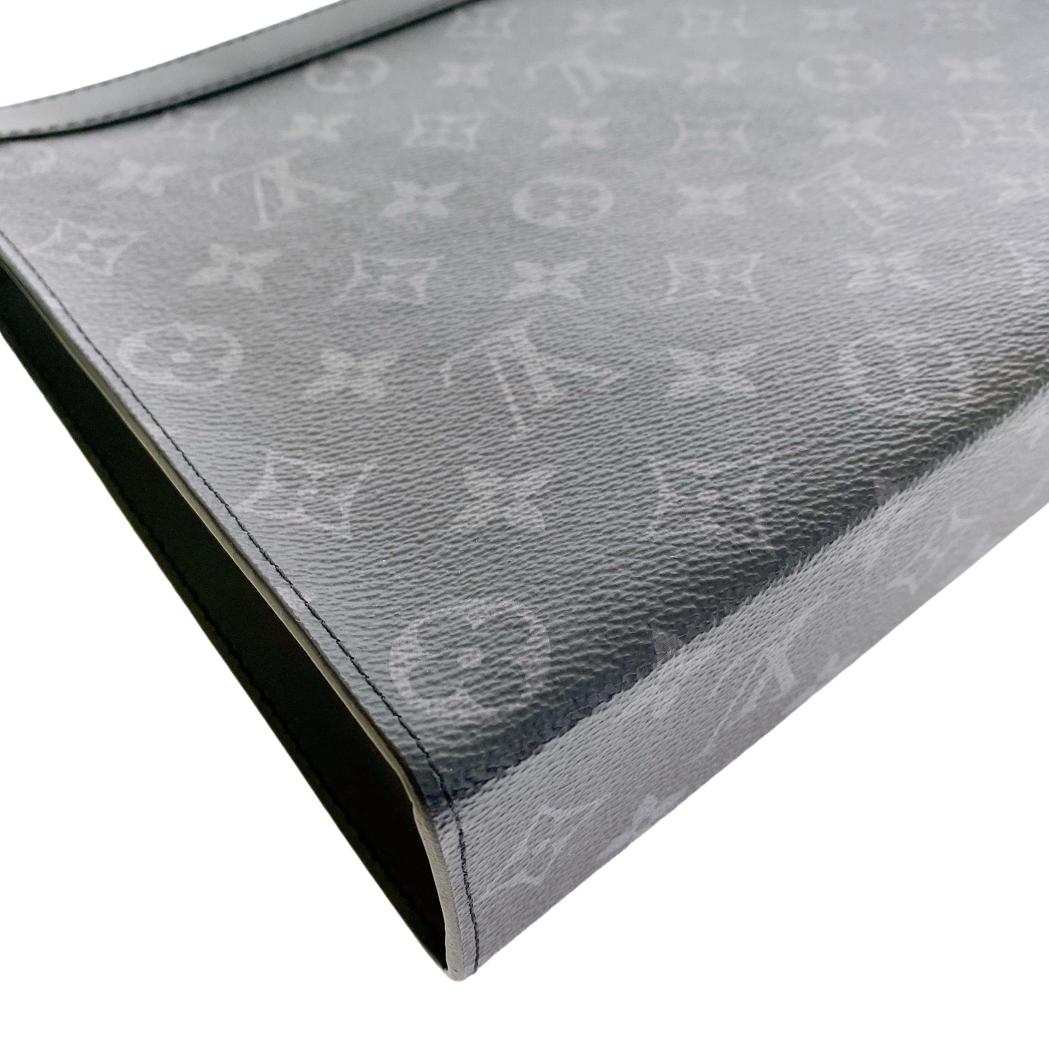 Louis Vuitton VOYAGE CLUTCH