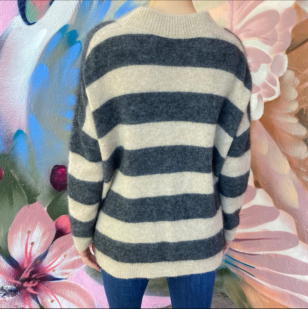 Brunello Cucinelli Beige and Grey Stripe Mohair igan Sweater - M