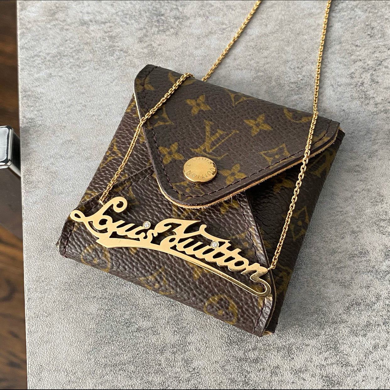 Louis Vuitton 18k Yellow Gold Diamond Signature Necklace