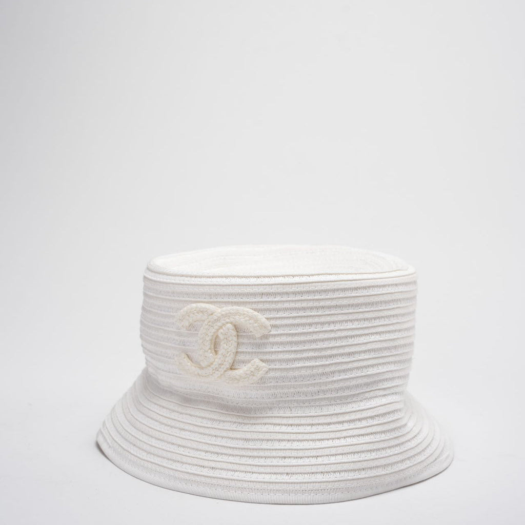 Chanel CC Bucket Hat Cap in Cream White Size 55cm Stoff Cc