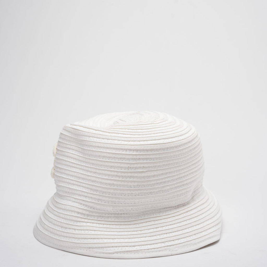 Chanel CC Bucket Hat Cap in Cream White Size 55cm Stoff Cc